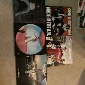 A bundle of 5 records